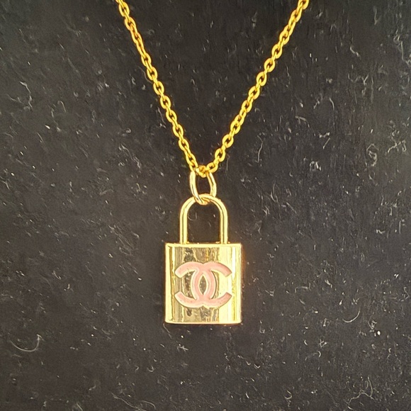 Jewelry - Gold & Pink Lock Charm Necklace